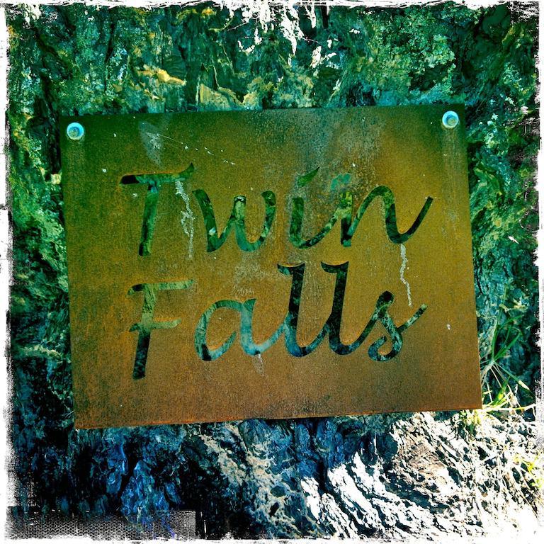 Twin Falls Bush Cottages Fitzroy Falls Habitación foto